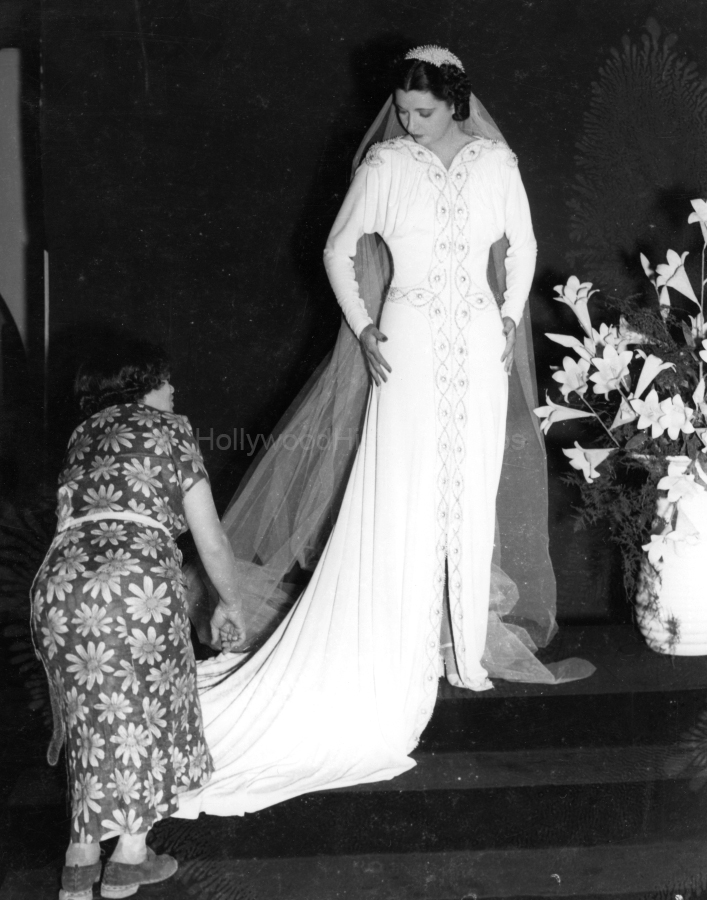 Kay Francis 1937 WM.jpg
